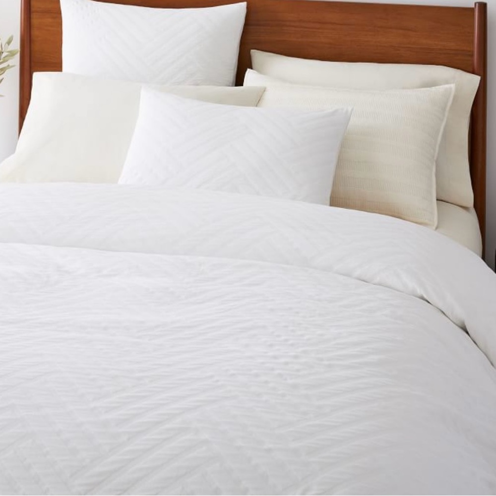 NWT!  West Elm Full / Queen Parquet Texture Duvet Cover & Standard Shams